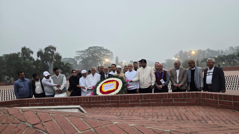 জাতীয় স্মৃতিসৌধে তারেক রহমানের পক্ষে শ্রদ্ধা নিবেদন