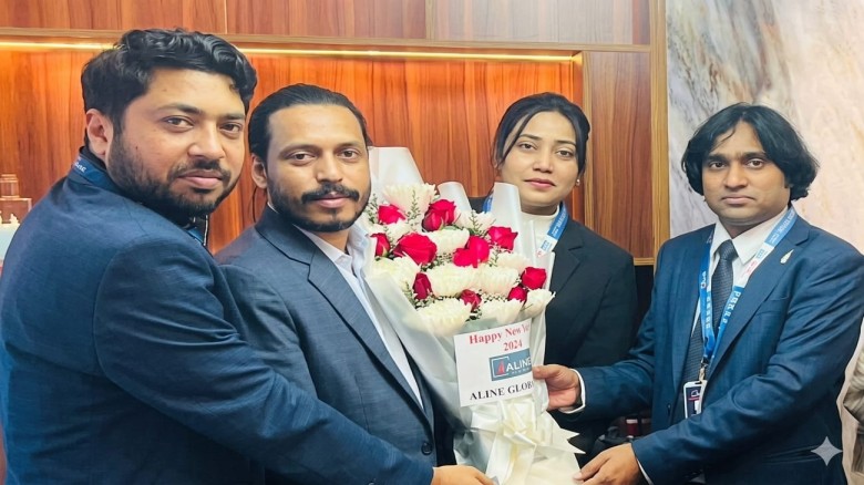 জন্মদিনে শুভেচ্ছা ও ভালোবাসায় সিক্ত নিউজ বাংলার চেয়ারম্যান 