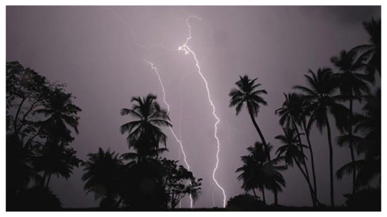 দুপুরের আগেই ঢাকায় বজ্রসহ বৃষ্টির সম্ভাবনা