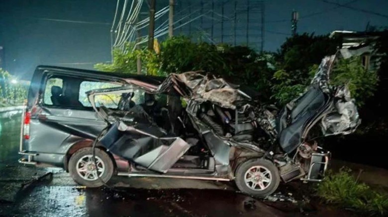 বিয়ের অনুষ্ঠান শেষে বাড়ি ফেরার পথে সড়ক দুর্ঘটনায় নিহত ৪
