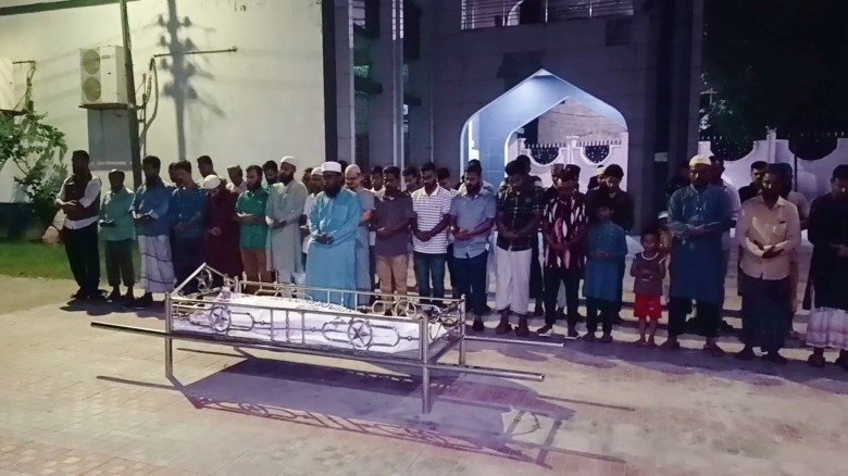 হাইকোর্টের নির্দেশে ইসলামী রীতিতে শুভ ওরফে বিল্লালের দাফন সম্পন্ন...