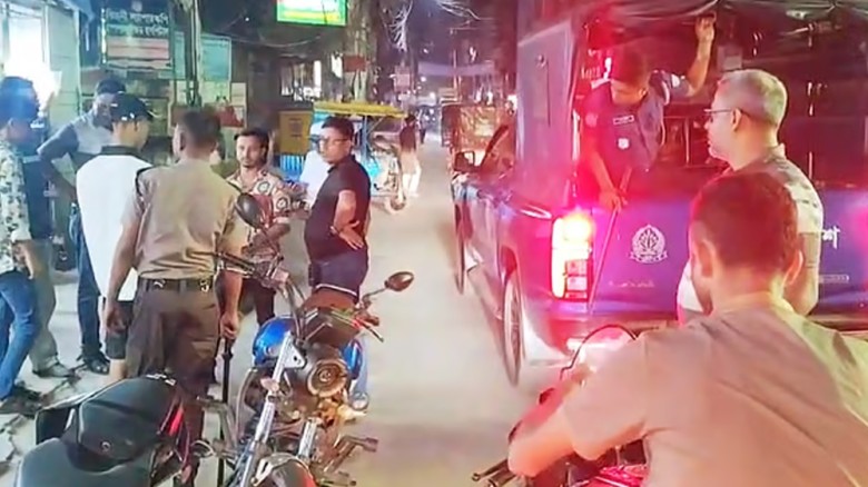 কুমিল্লায় কিশোর গ্যাংবিরোধী সাঁড়াশি অভিযান, আটক ২৫৪