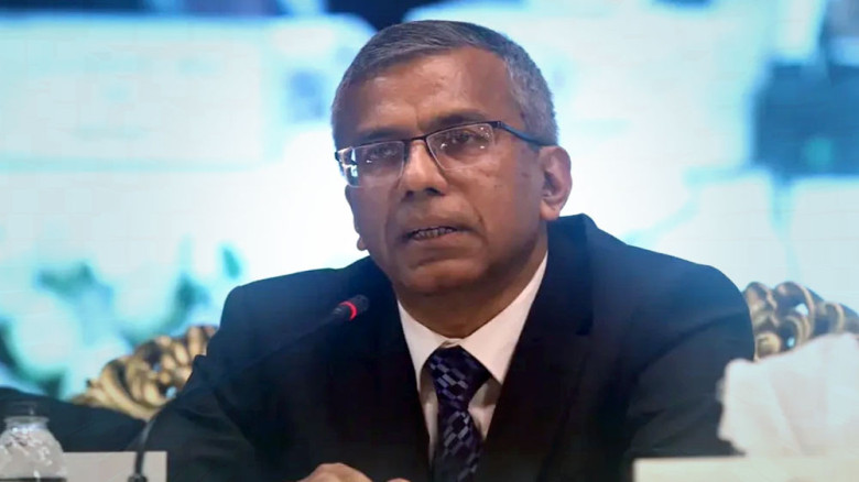 উচ্চ সুদের চাপ কমাতে ৬২ হাজার কোটি টাকার প্রণোদনা: গভর্নর