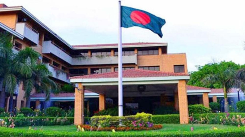 অনুমতি না জানিয়ে তৃতীয় দেশে চলে যাওয়ার অভিযোগ চার গোয়েন্দা ক