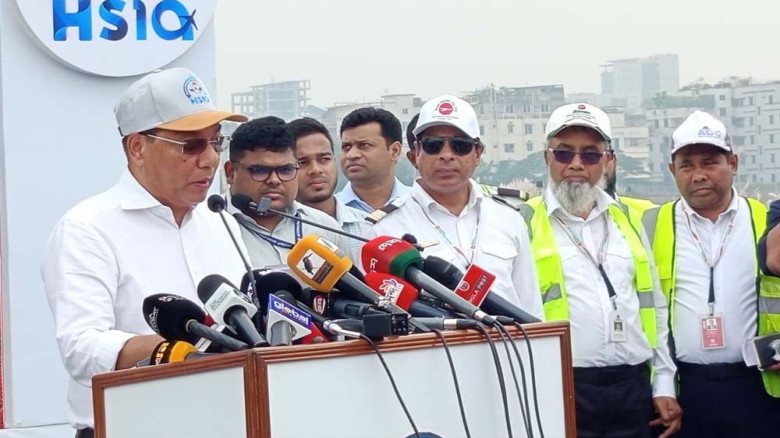 বিমানবন্দরে দায়িত্বে অবহেলা হলে কঠোর শাস্তি: বিমানমন্ত্রী