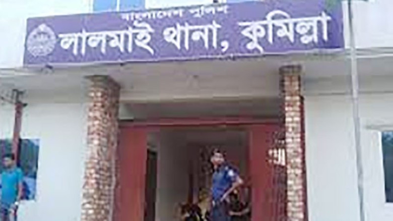 লালমাইয়ে বিএনপির কার্যালয়ে ভাঙচুর-অগ্নিসংযোগ, ৫১ জনের নামে ম