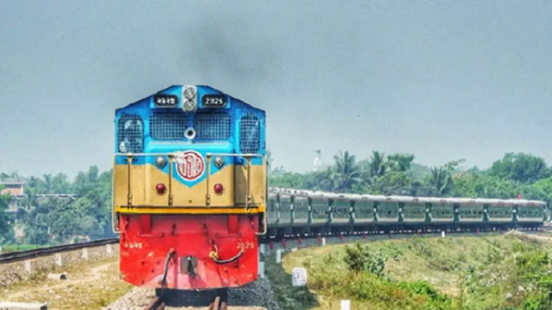 দুর্গাপূজায় তিন জোড়া বিশেষ ট্রেন, চলবে পাঁচ ট্রেনের বন্ধের দ