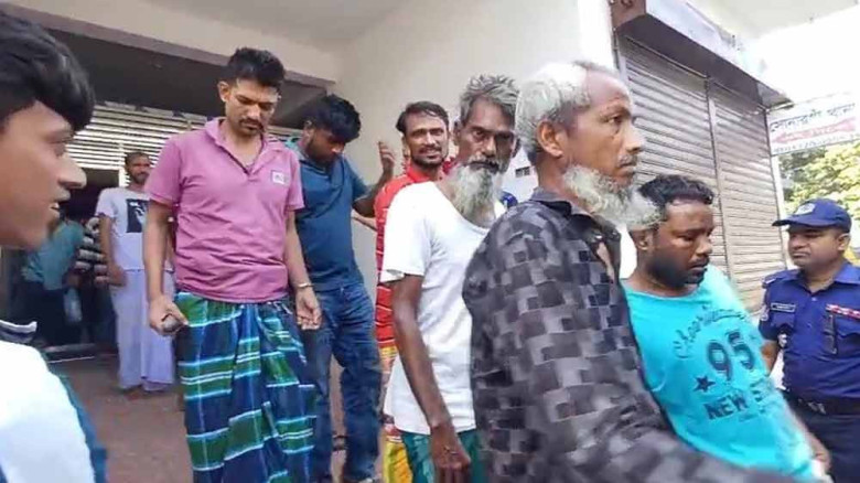 নারায়ণগঞ্জে পুলিশের বিশেষ অভিযানে ২৪ ঘণ্টায় গ্রেপ্তার ৮৭