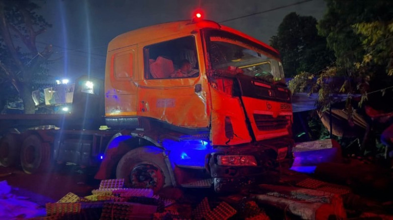 সীতাকুণ্ডে বিএসআরএমের লরিচাপায় ৬ জন নিহত, আহত ৩