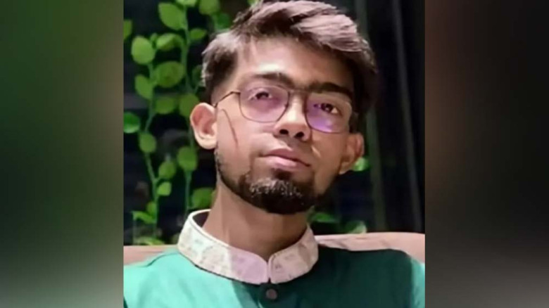 মধ্যরাতে তাহসিফের বন্ধু দীপকে নৌ পুলিশের কাছে হস্তান্তর করল 