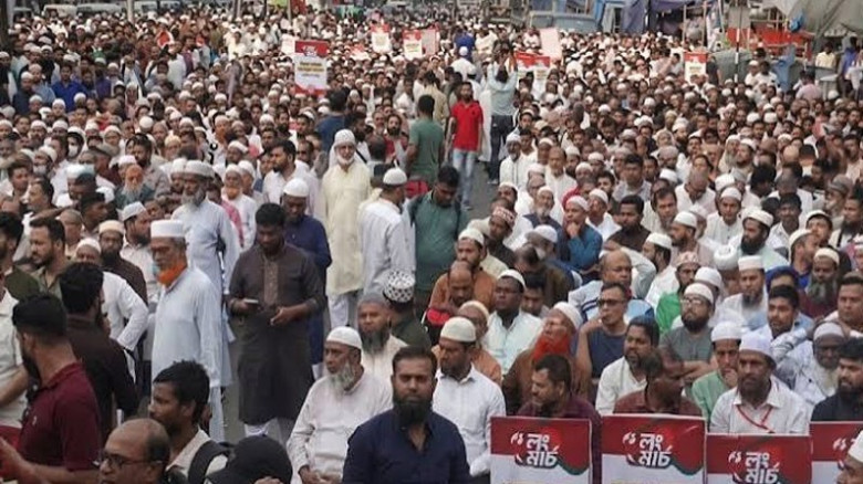 সাত দফা দাবিতে খুলনা অভিমুখে ১১ দলীয় ঐক্যের লংমার্চ শুরু