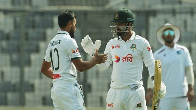 নাঈমের ক্যারিয়ারসেরা ইনিংসেও বড় পুঁজি পেল না বাংলাদেশ